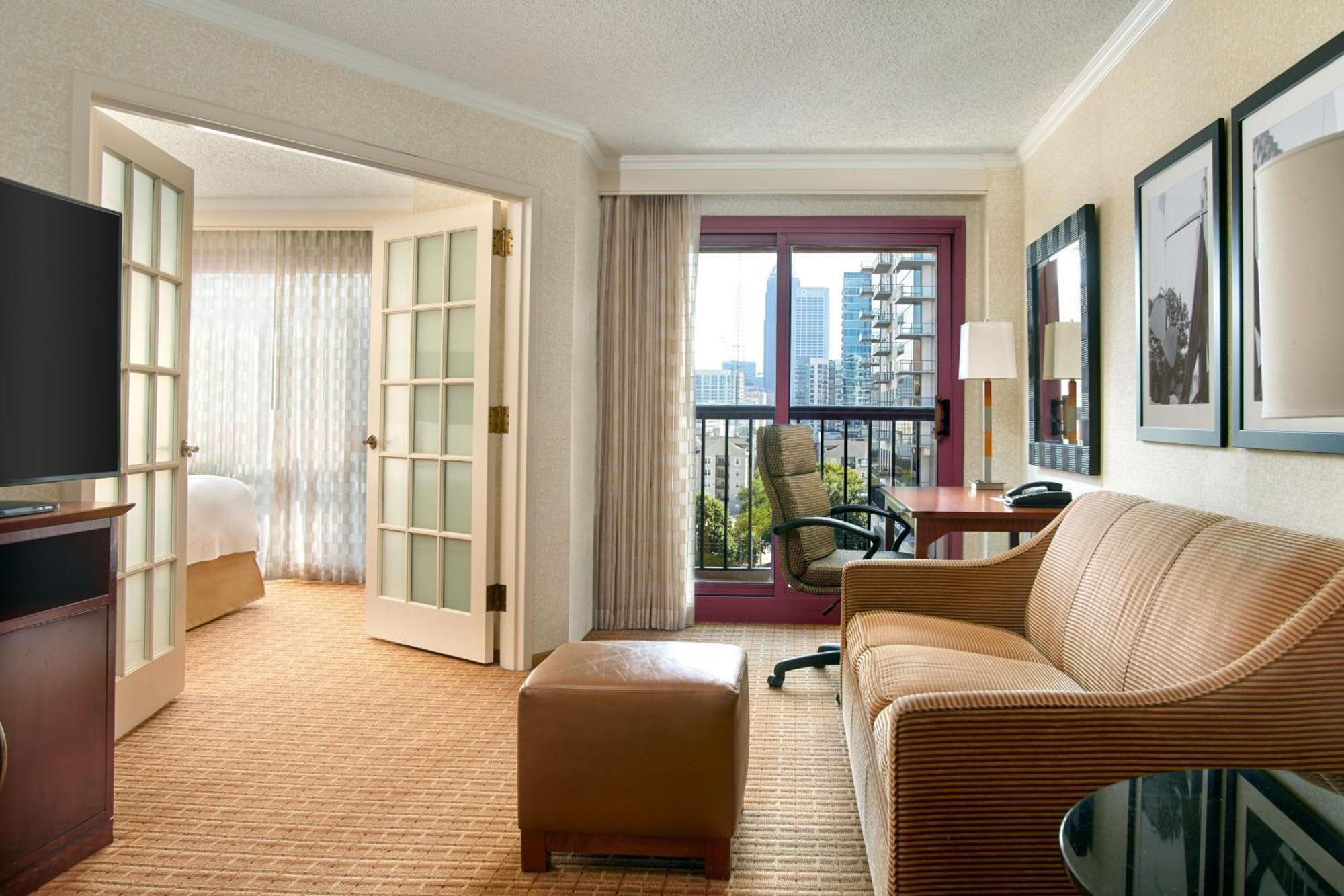 Atlanta Marriott Suites Midtown Buitenkant foto