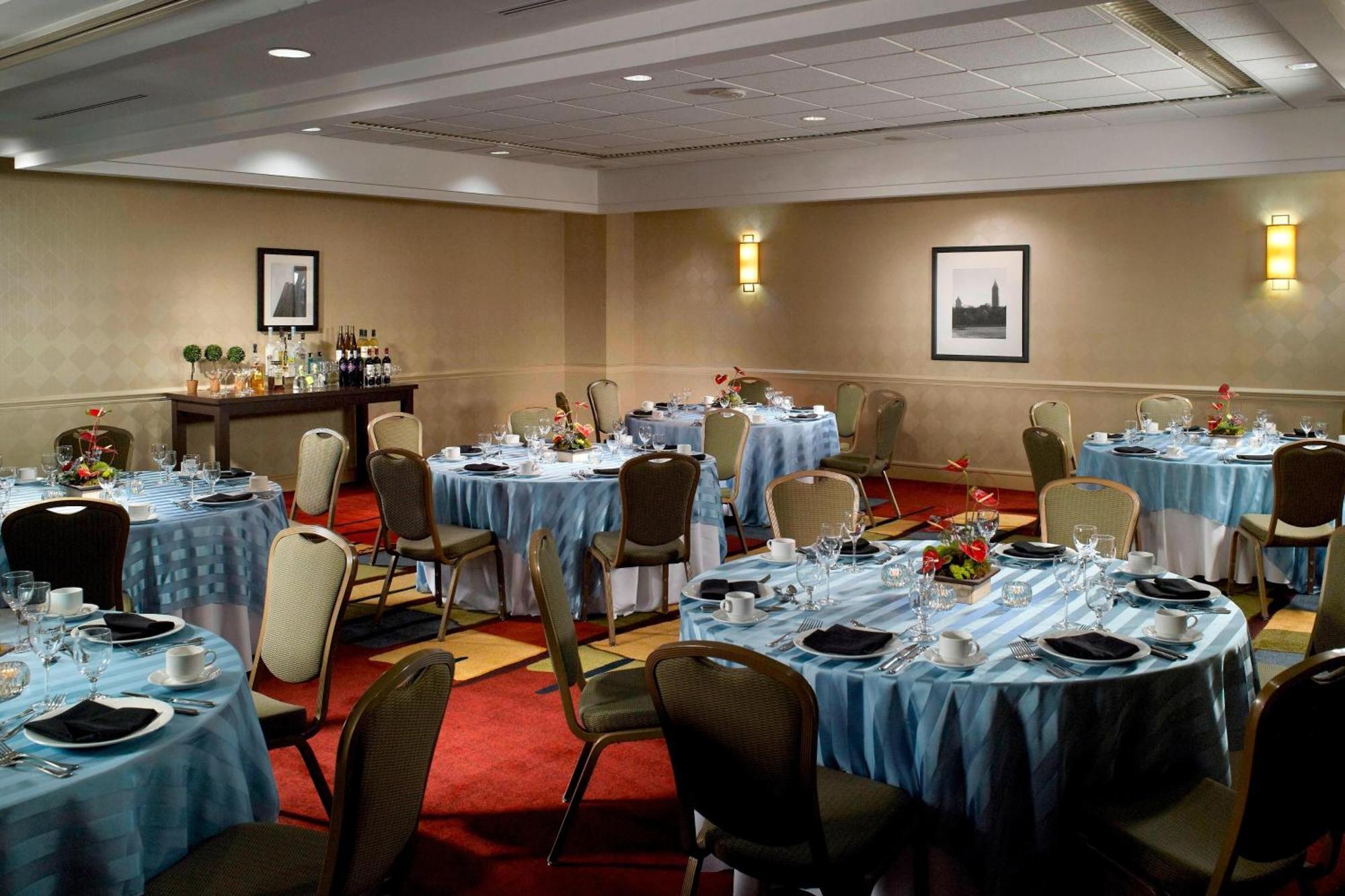 Atlanta Marriott Suites Midtown Buitenkant foto